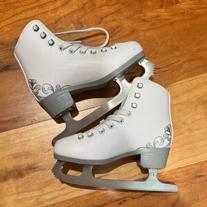 Blade runner youth ice skates